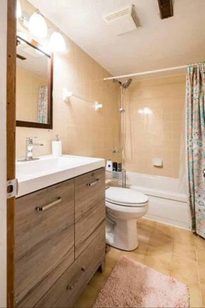 Charming 2-Bdr Apt, Private Entrance, Self Check-In Apartment Toronto 0*,  Canada